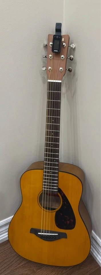 Yamaha 3/4 Size Acoustic Guitar JR1 + D'Addario Tuner