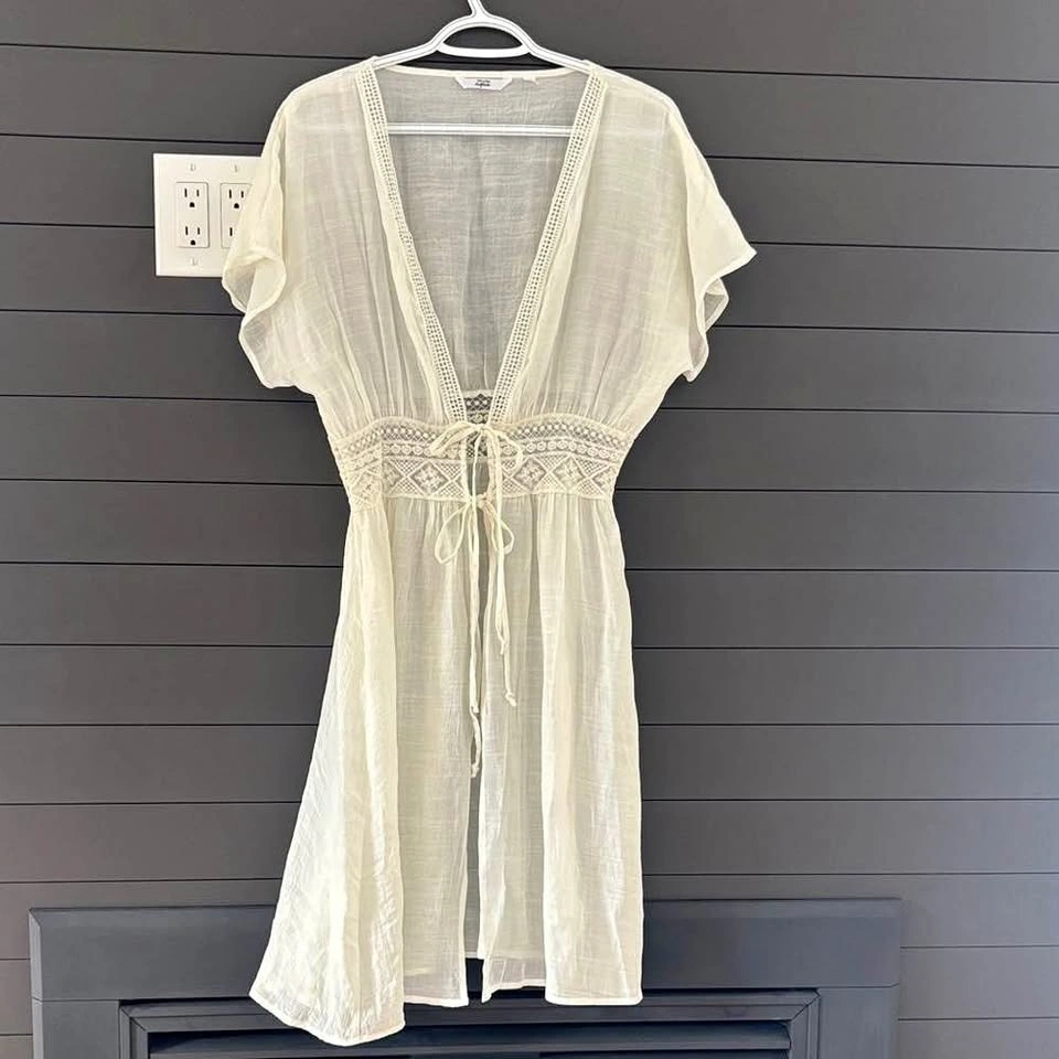La Vie En Rose • Medium • White Cover-Up