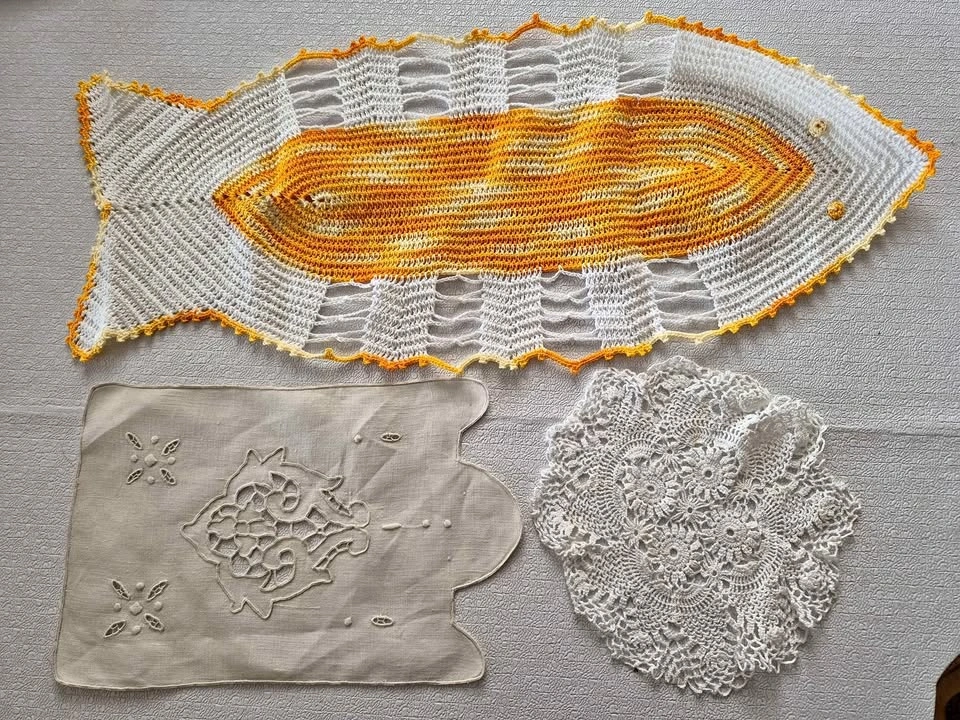 DOILIES / LINEN / CROCHET