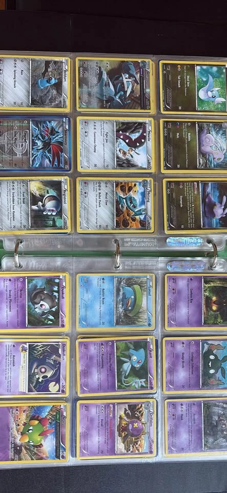 bulk binder with old cards - photo 3