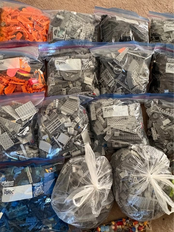 Giant Lot of Lego Bulk and Minifigures - photo 5