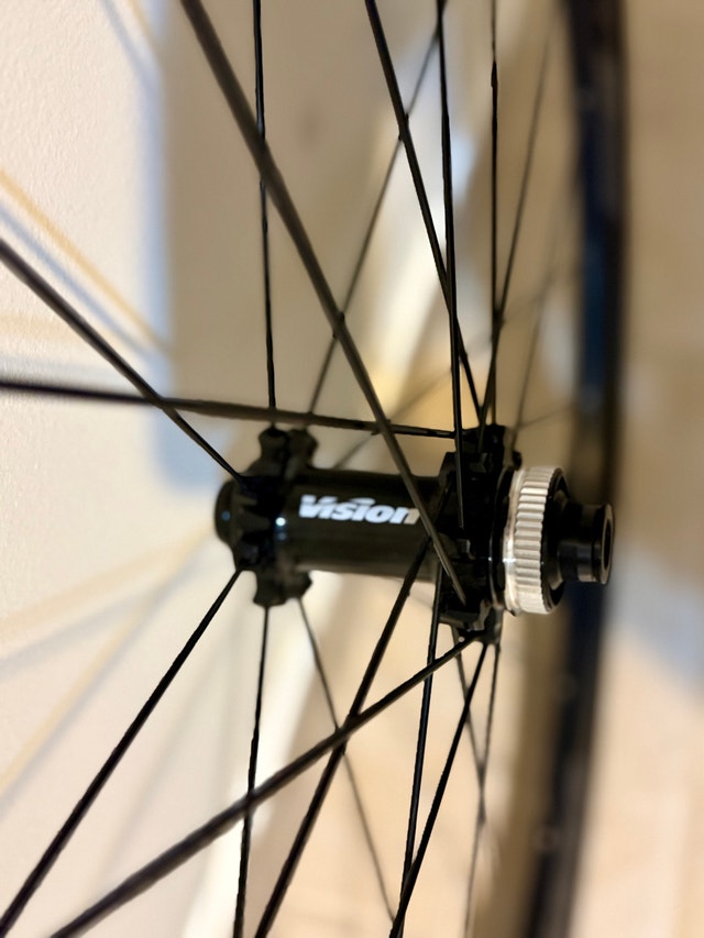Vision Team 30 Disc 700c TLR Wheelset – Like New - photo 4