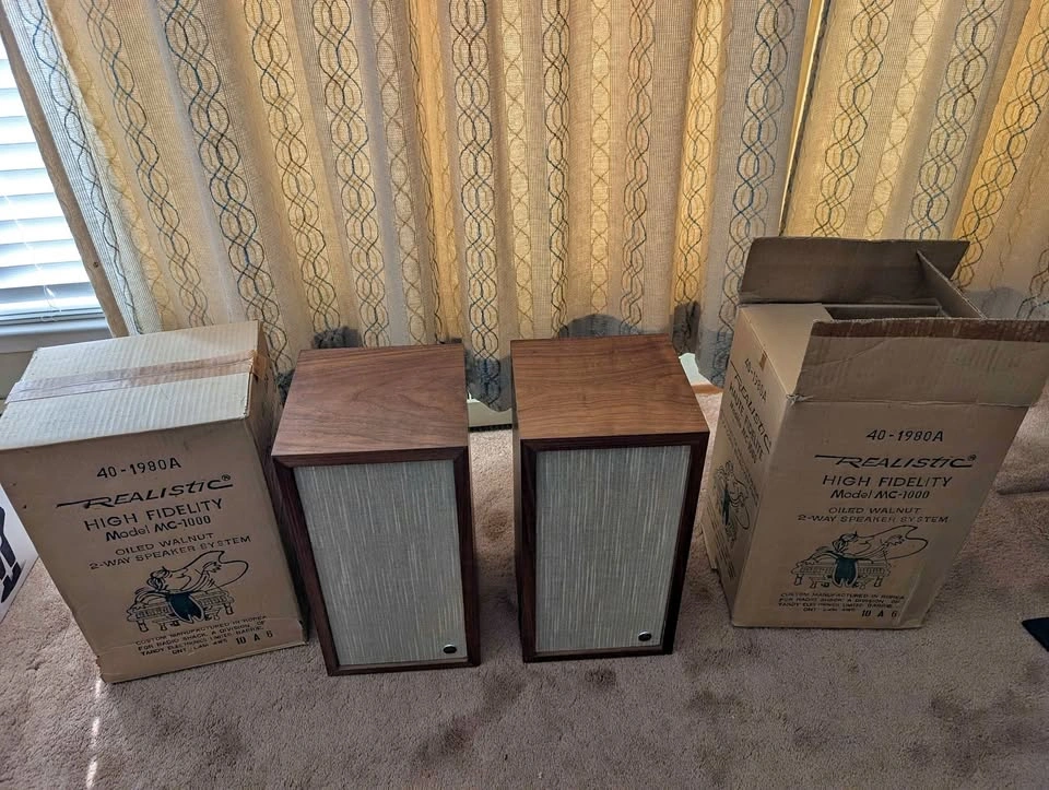 Vintage Realistic MC-1000 High Fidelity 2-Way Speaker System