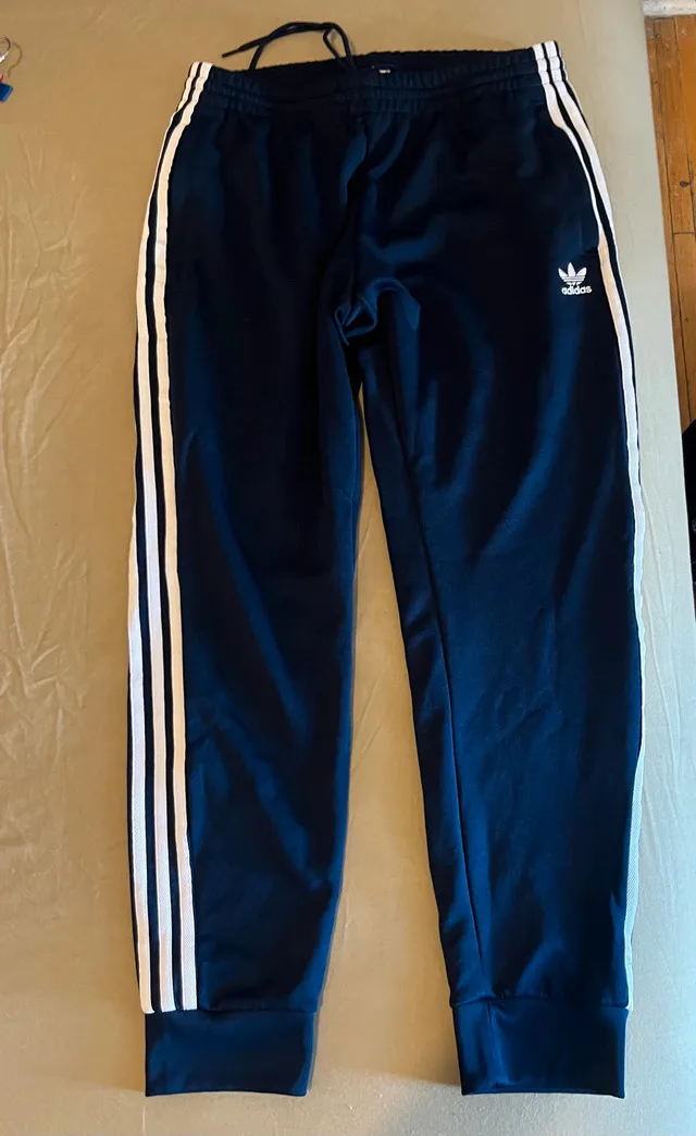 ADICOLOR CLASSICS SST TRACK PANTS & TRACK JACKET image indicator(4)