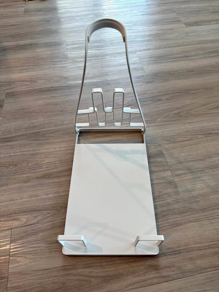 Vacuum Cleaner Stand – White
