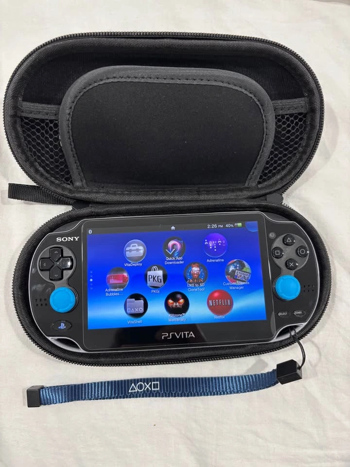 Sony PlayStation Vita (PSVITA 1000) - photo 2