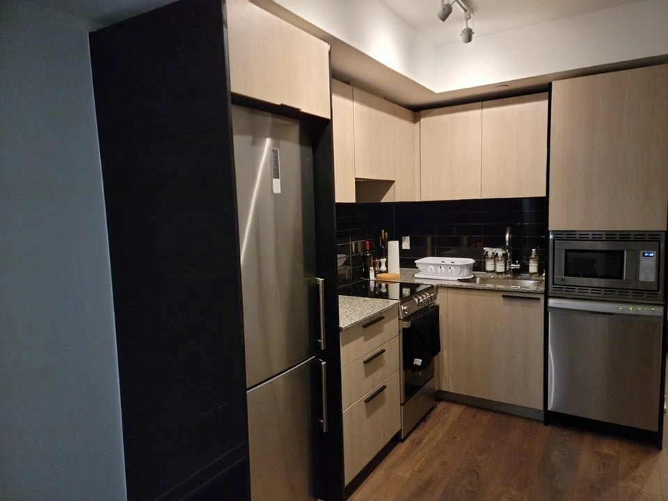 1 Bed 1 Bath Apartment - photo 2