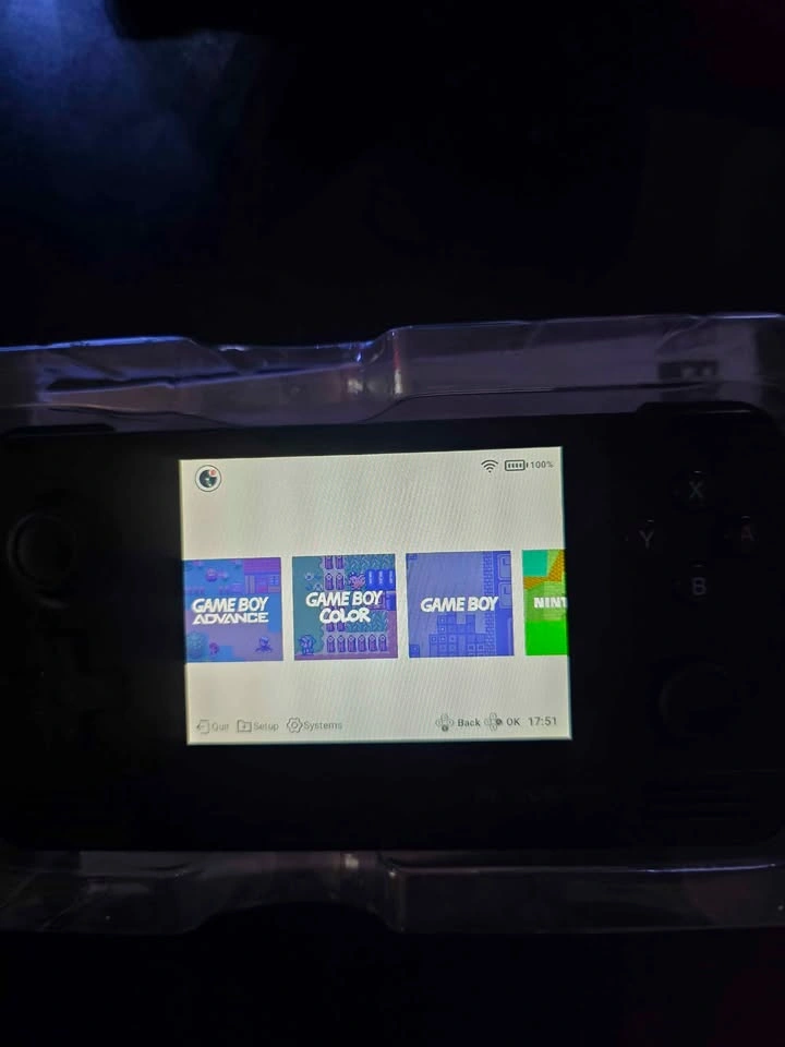 Retroid Pocket 2+ android handheld gaming device - photo 2