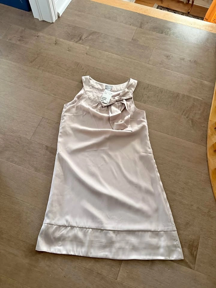 H&M Sleeveless Bow Dress