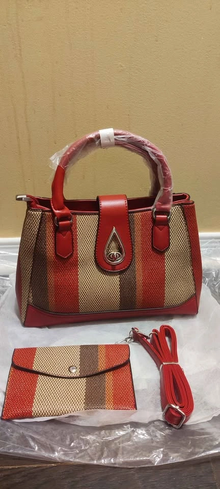 Brand new premium quality 2pc red color hand bag set - photo 2