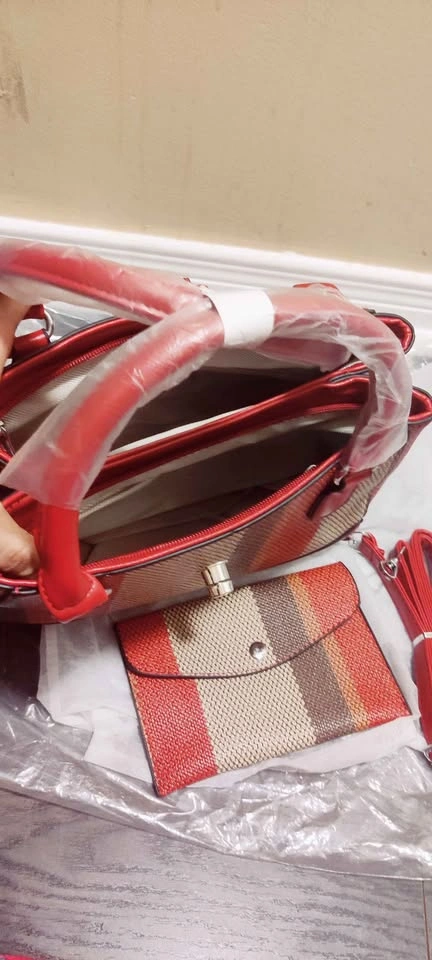 Brand new premium quality 2pc red color hand bag set - photo 5