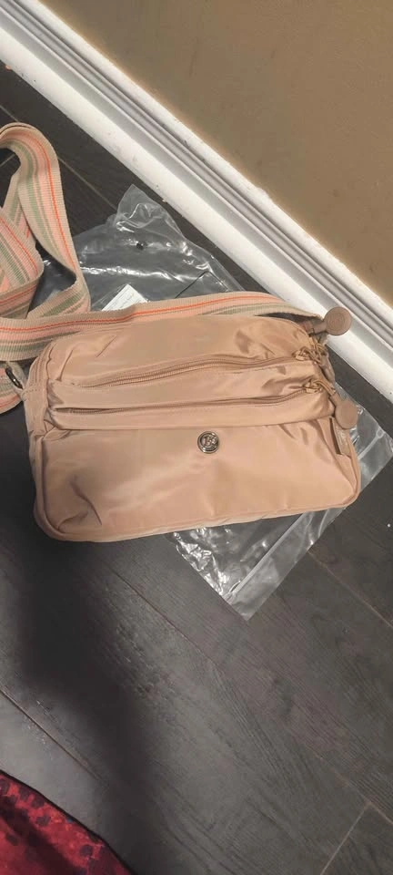 Brand new premium nylon light weight multi pocket crossbody bag - photo 4