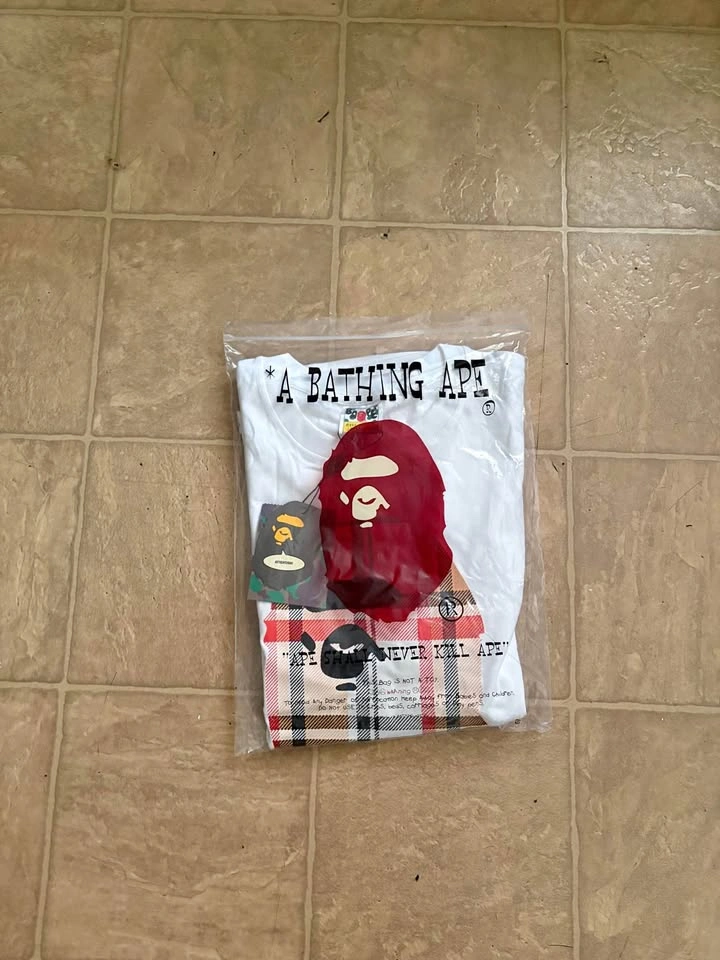 White bape x burburry T-shirt - photo 2