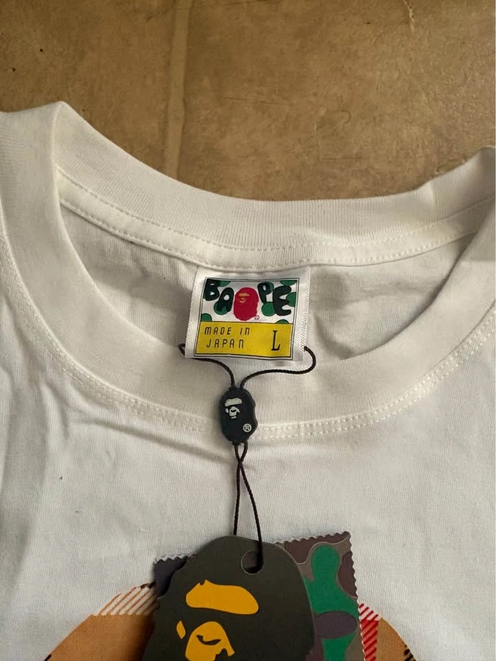 White bape x burburry T-shirt - photo 3