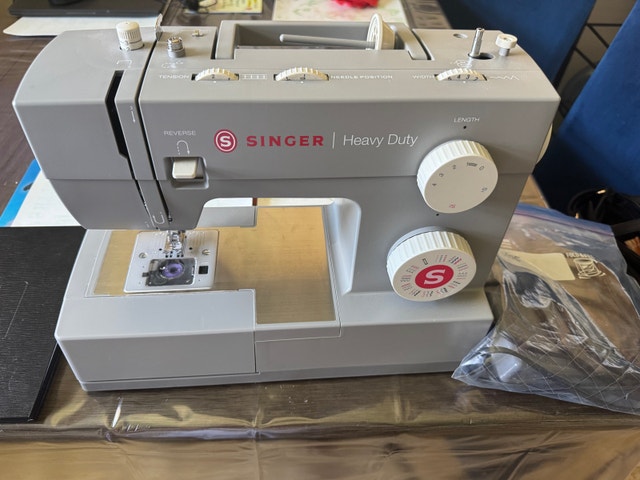 Singer Heavy Duty Sewing Machine
