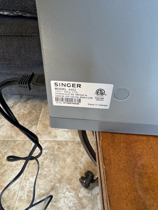 Singer Heavy Duty Sewing Machine - photo 2