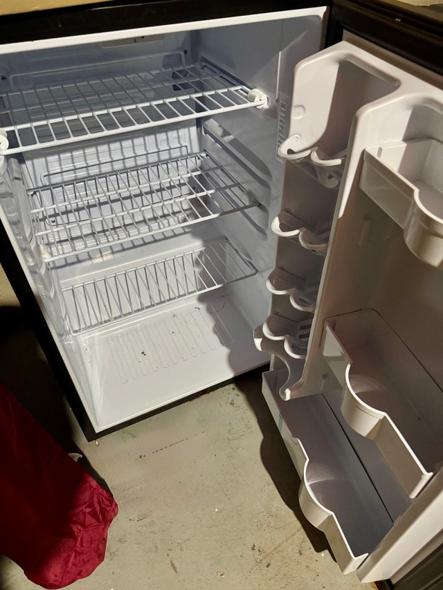 Danby Mini Fridge - photo 2