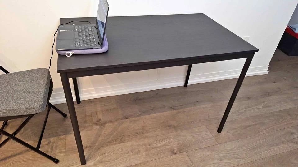 Black Dining Table- Nearly perfect condition
