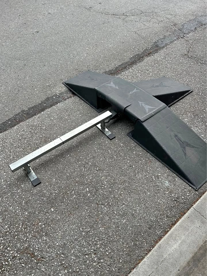 Portable Skate Ramp and Grind Rail Set