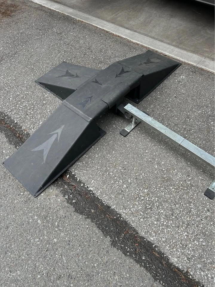 Portable Skate Ramp and Grind Rail Set - photo 3