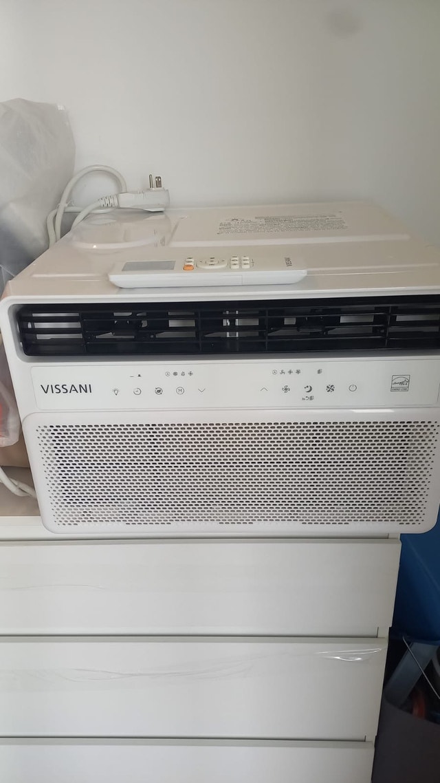 Vissani 10,000 BTU Window AC w/ Remote - Like New