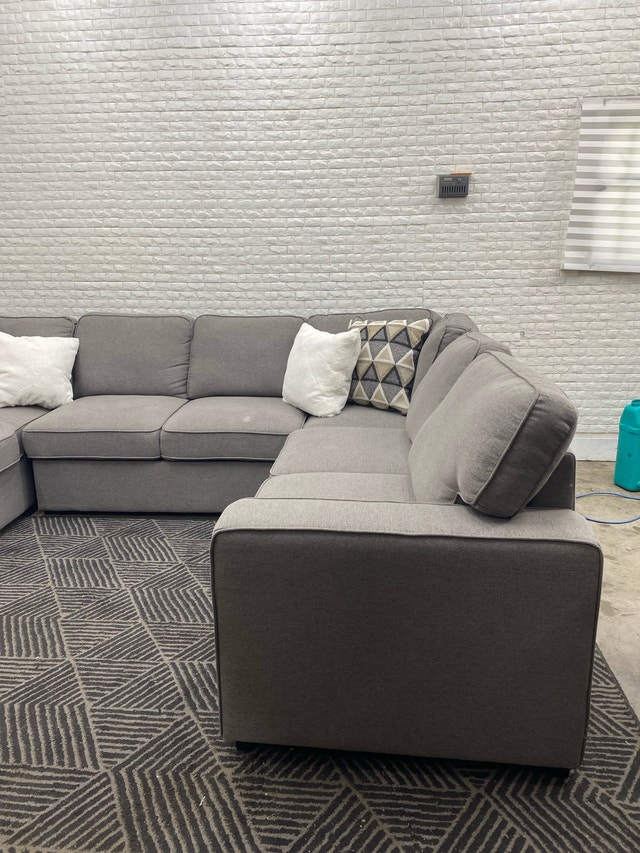 FREE DELIVERY Sectional - photo 5