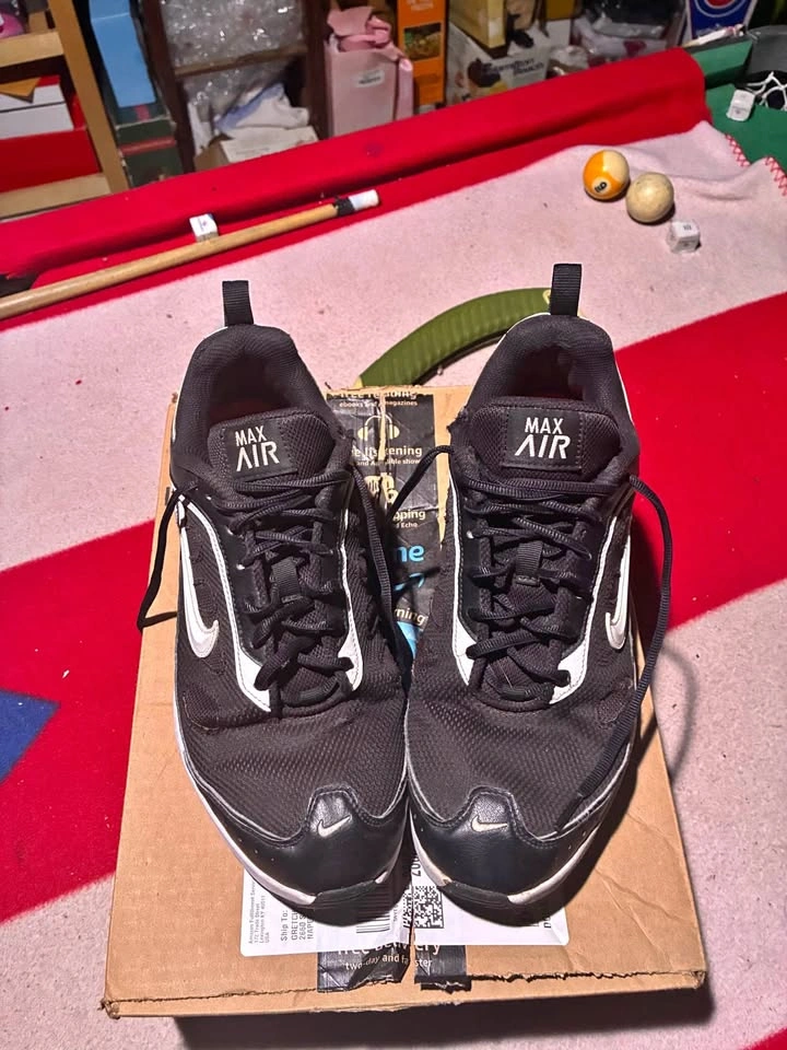 Black and white mens sneakers