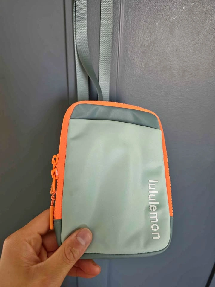 Lululemon Festival Bag
