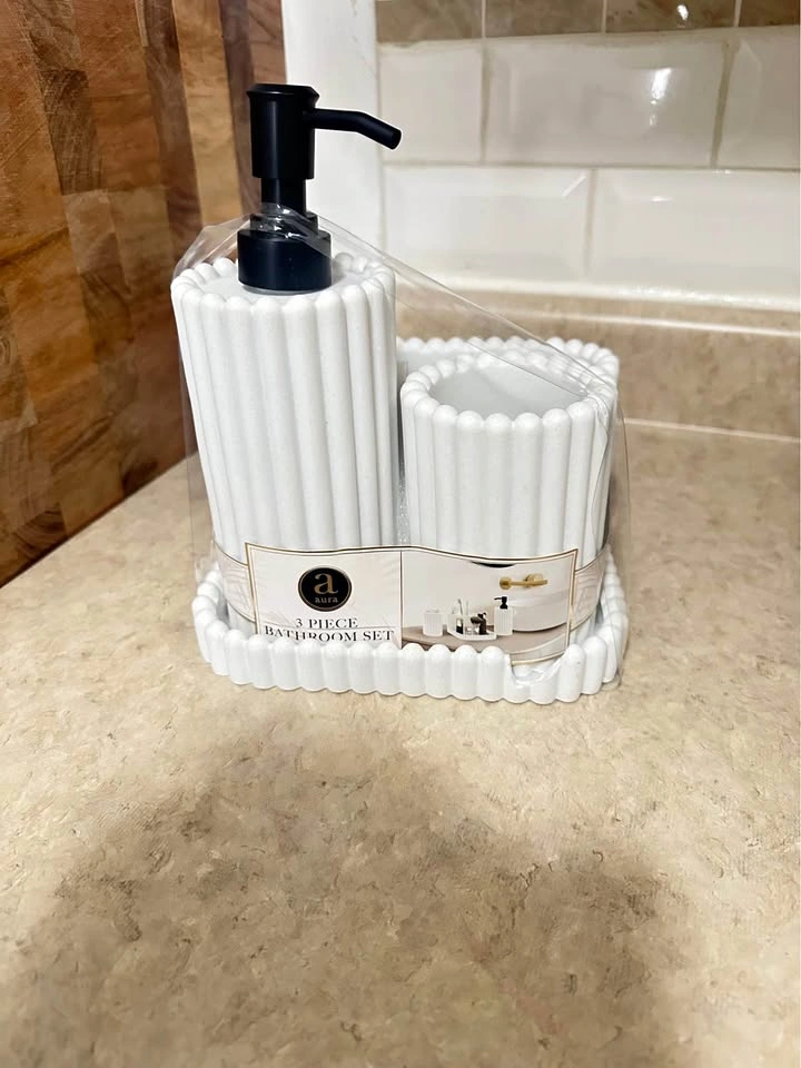 Aura 3 Piece Bathroom Set