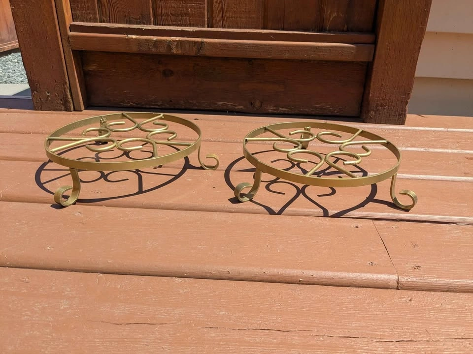 Gold colour Metal Plant Stands - photo 2