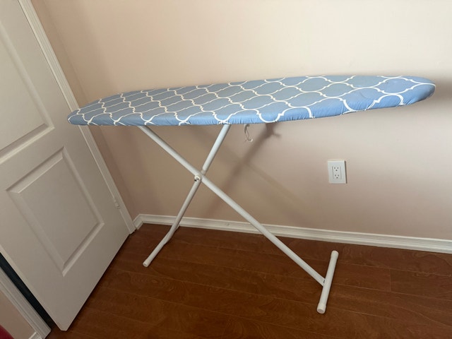 Moveout sale: Vacuum cleaner + steam mop + ironing board - photo 4