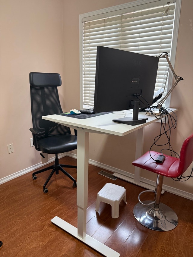 Moveout sale : Ikea desk (Trotten) - photo 2