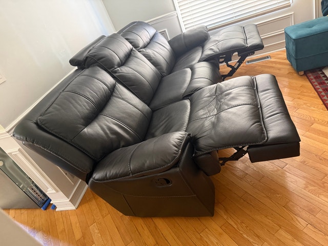 Moveout sale : Recliner 3 seater Leather sofa (manual) - photo 3