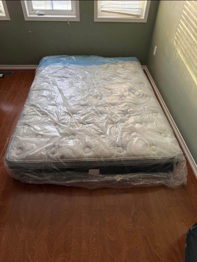 Moveout sale: Springwall Queen mattress (never used) - photo 3