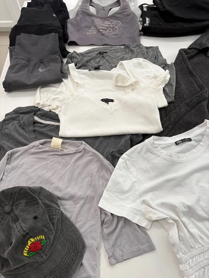 20 pieces Women's Clothing Bundle - Lululemon, New Balance, Zara - photo 4