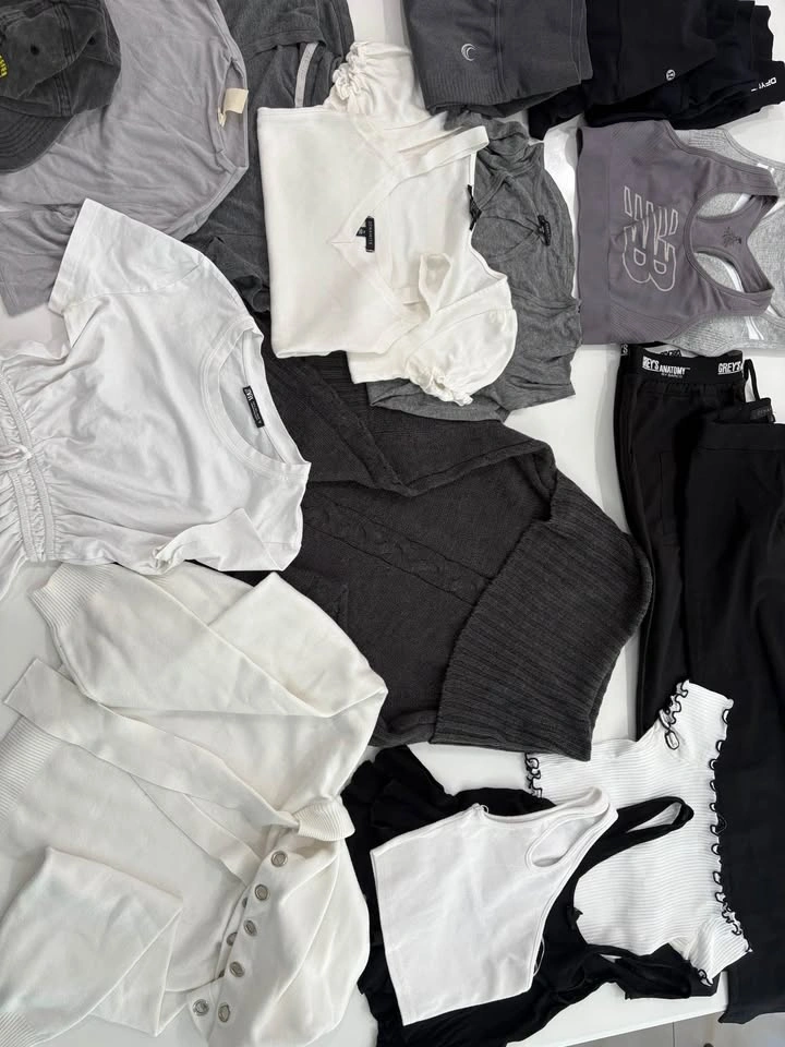 20 pieces Women's Clothing Bundle - Lululemon, New Balance, Zara - photo 5