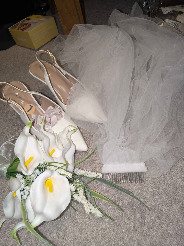 Bridal Shoes 3" heels, Bridal Bouquet and Veil - photo 2