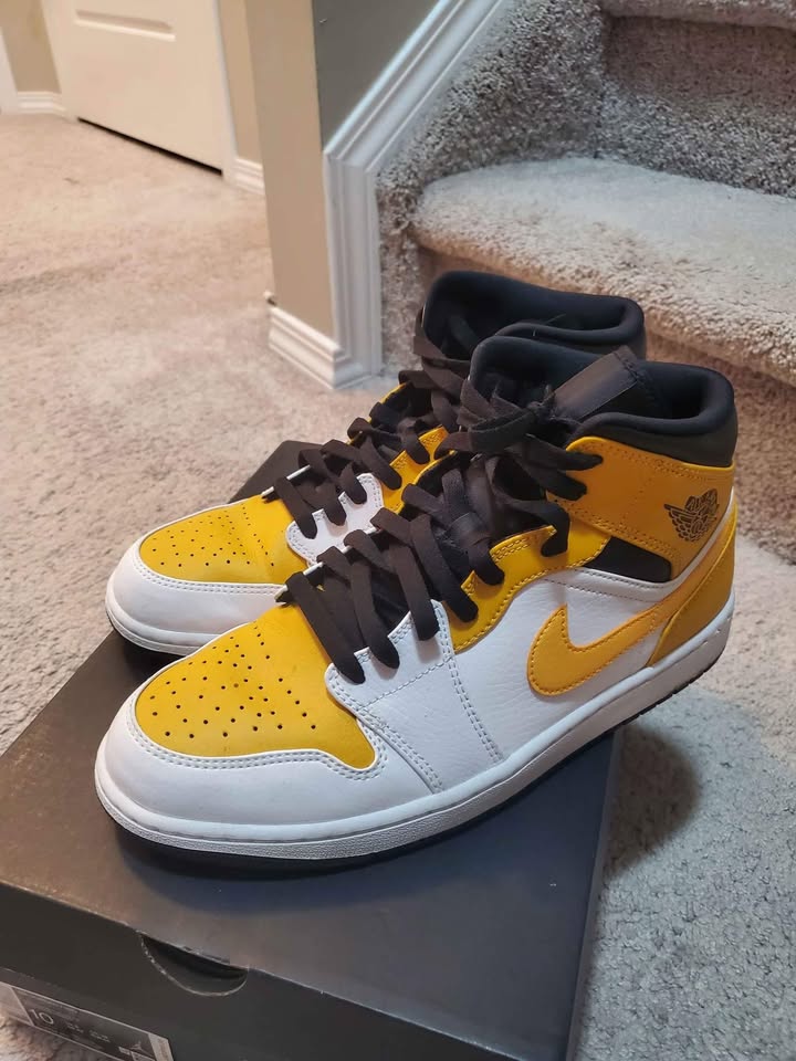 AIR JORDAN 1 MID SIZE 10 - photo 2