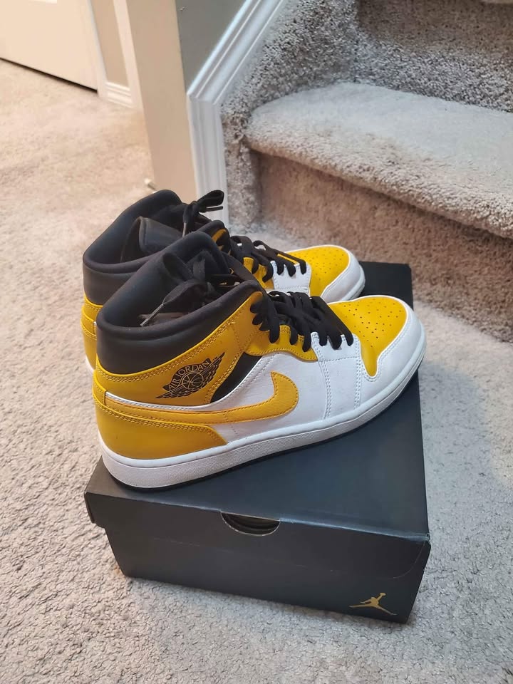 AIR JORDAN 1 MID SIZE 10 - photo 4