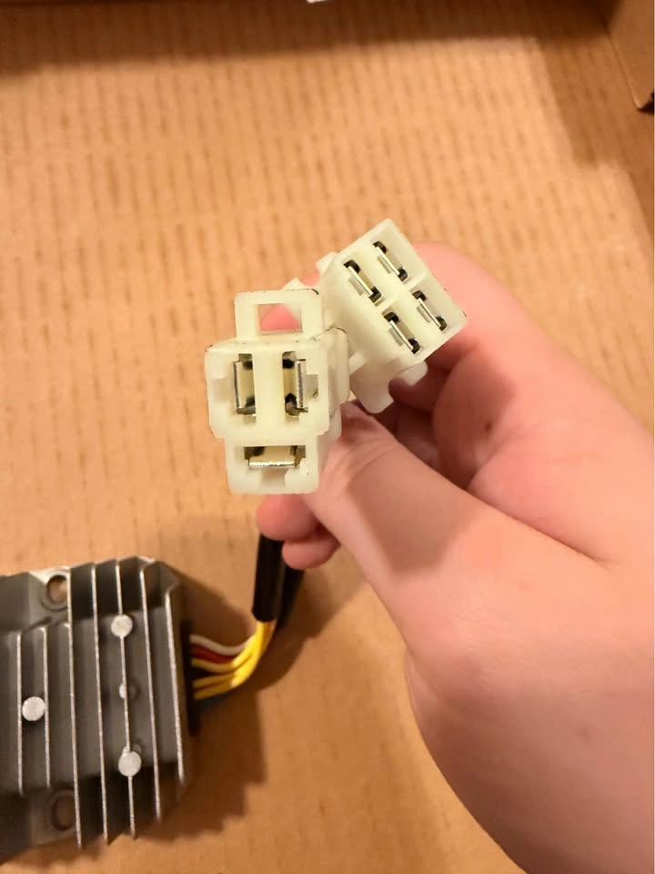 voltage regulator - photo 3