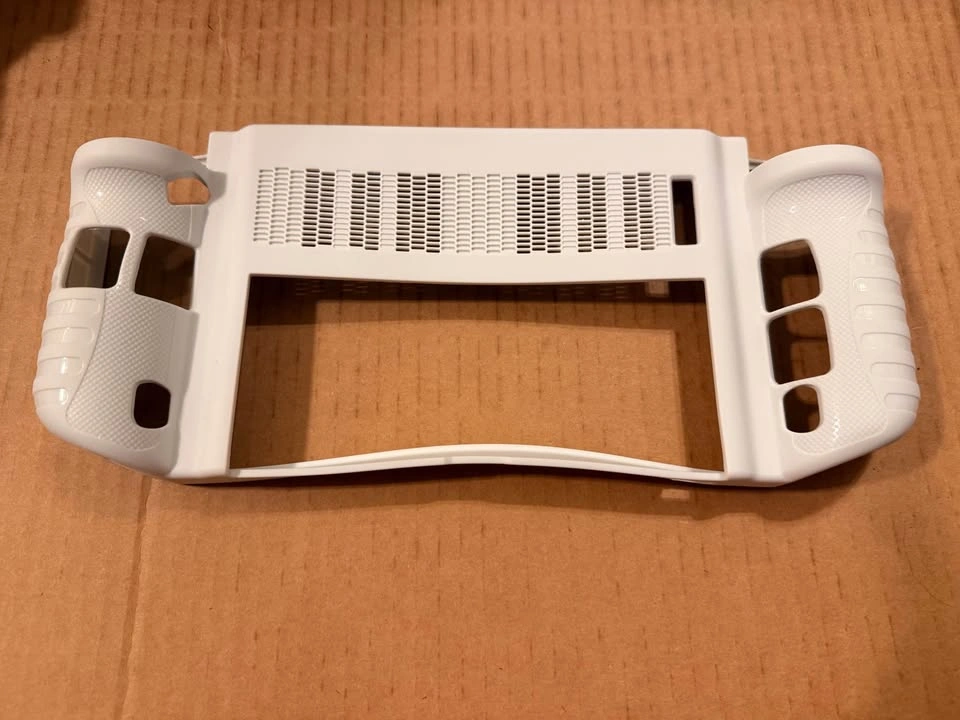 Lenovo Legion Go cover - photo 2
