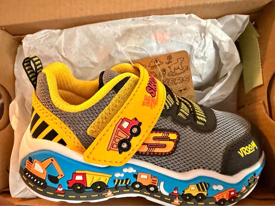 Brand new kids sketchers