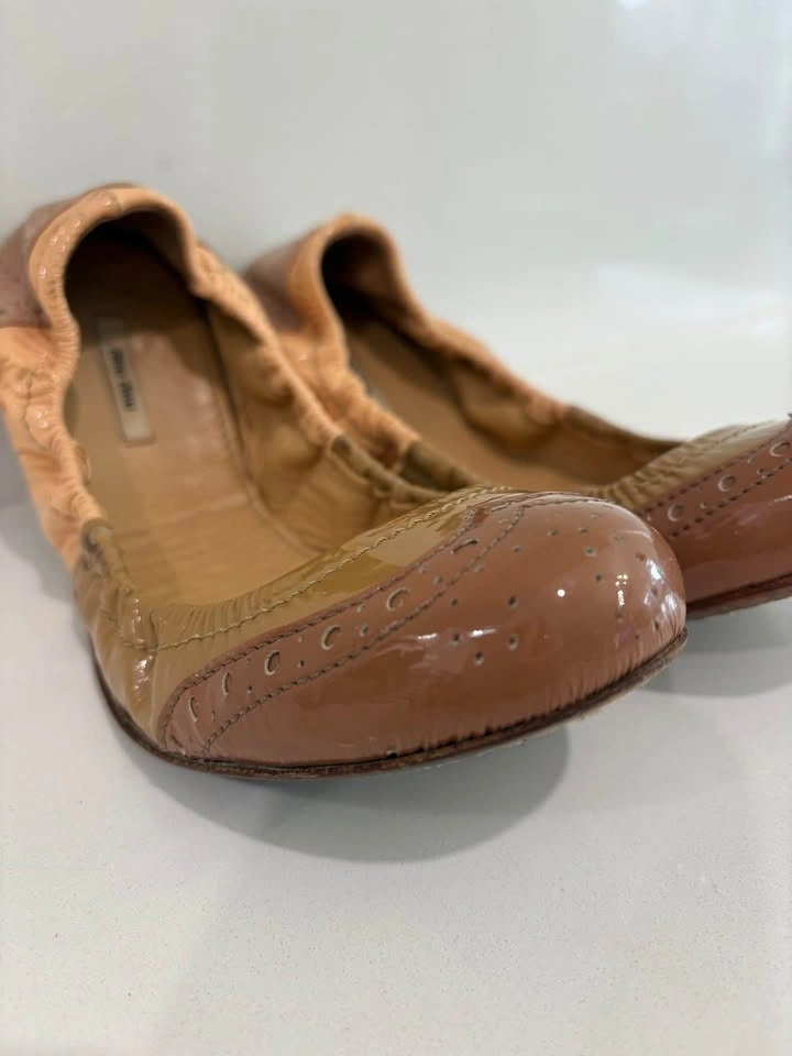 Miu Miu Vintage Scrunch Brogue Laser-Cut Ballet Flats - 36 - photo 4