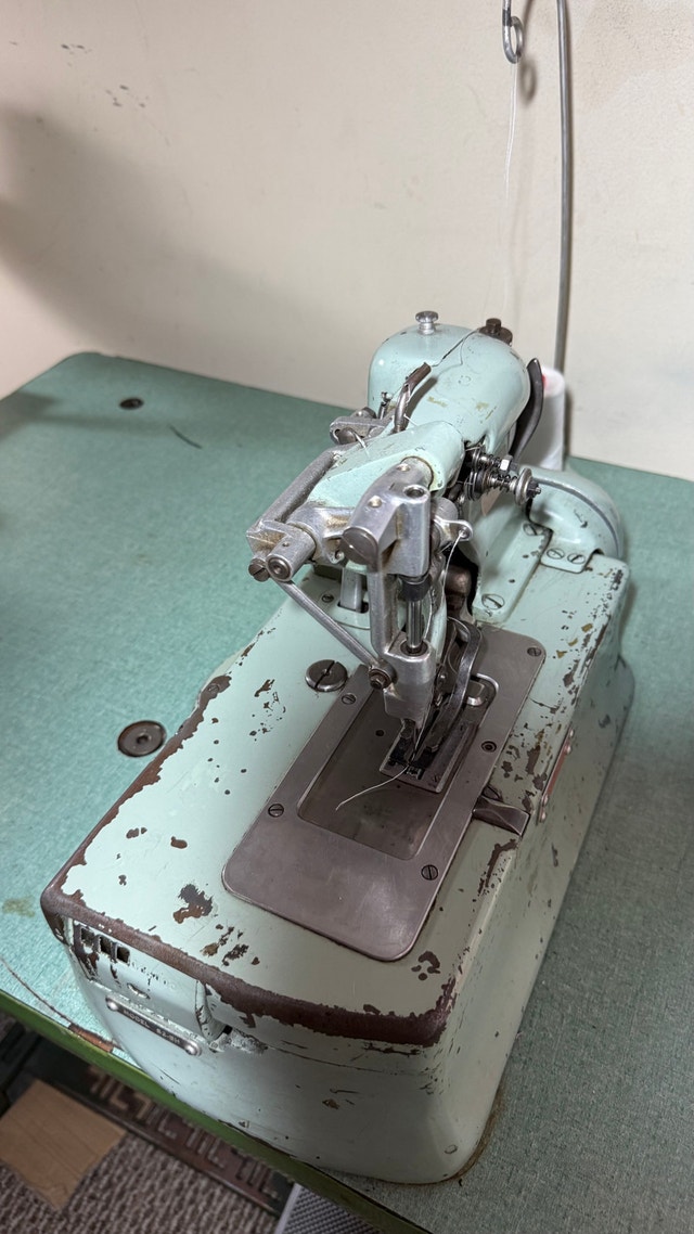 Reece Buttonhole Machine - photo 5