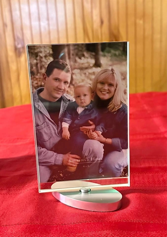 Glass Spin Photo Frame 4x6 - Sheffield Home (Never used)