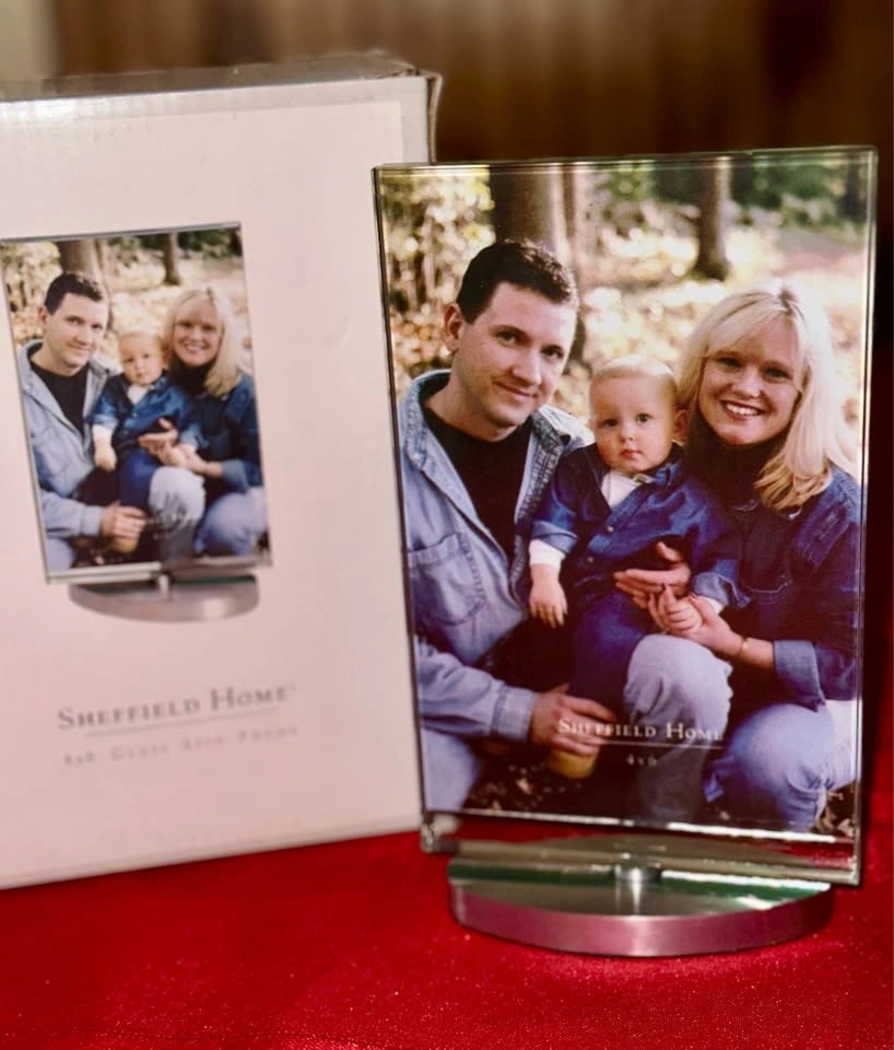 Glass Spin Photo Frame 4x6 - Sheffield Home (Never used) - photo 3