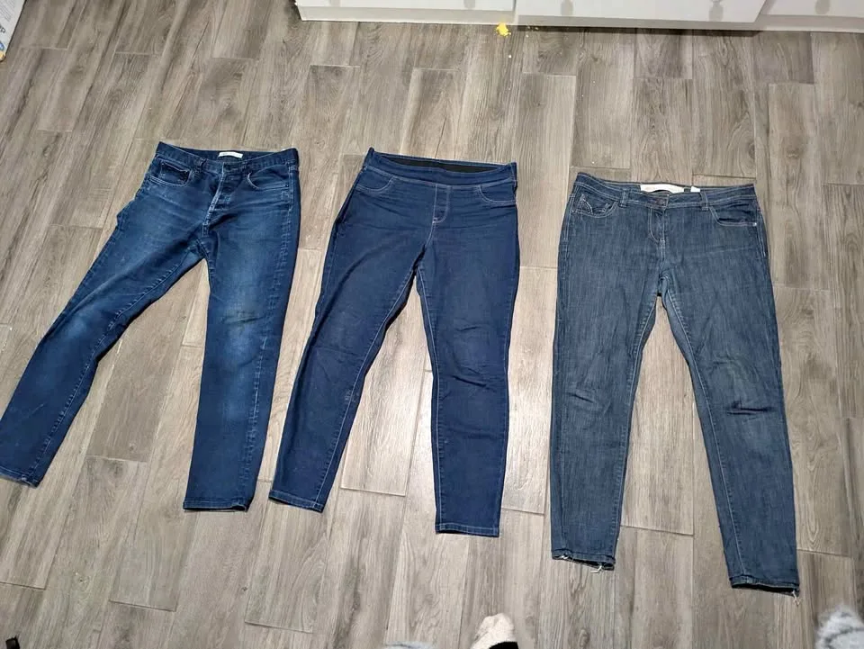 Trendy Women’s Jeans (size M-L) thumbnail