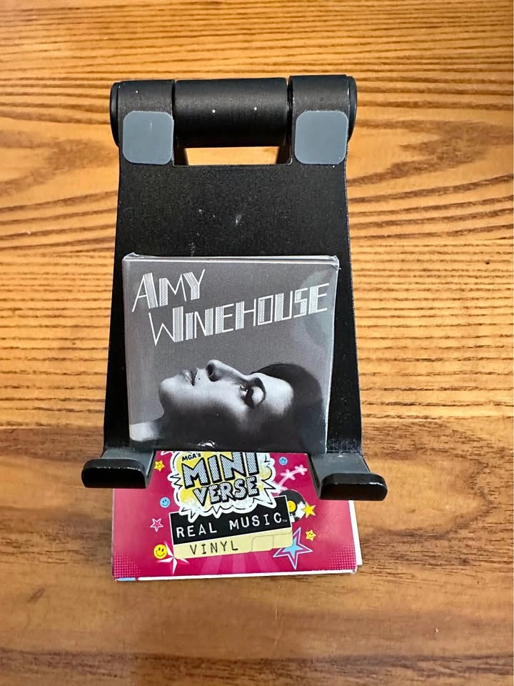 MGA's Miniverse Real Music Vinyl Amy Winehouse Valerie
