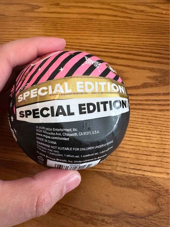 MGA's Miniverse Real Music Britney Spears Special Edition - photo 3