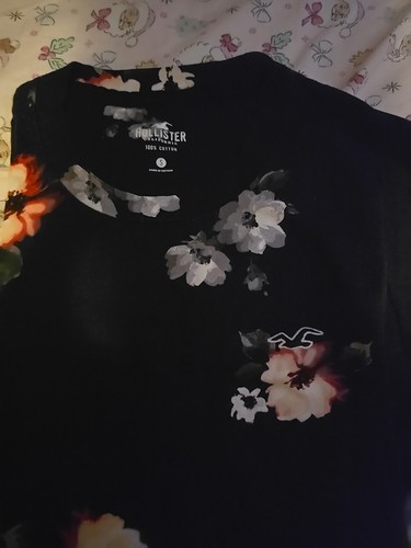 hollister t shirt men small